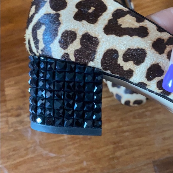 Heels - Picture 3 of 3